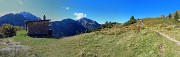 09 Al Roccolo del Tino (1870 m) sul Monte Campo con Arera a sx e Menna a dx